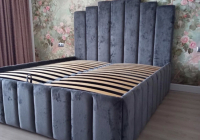 Кровать с мягким изголовьем и вертикальными полосами - masterskay-mebely.ru - Екатеринбург