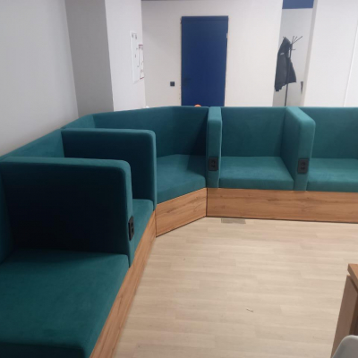 Угловой диван для общественной зоны в ЖК - masterskay-mebely.ru - Екатеринбург