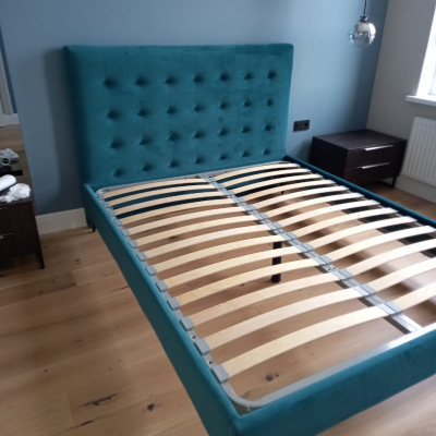 Кровать с утяжками на изголовье - masterskay-mebely.ru - Екатеринбург